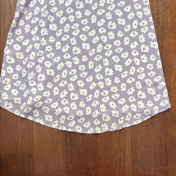 Princess Polly Lavender Floral A-Line Skirt with Cute Button Detail, Size 0 - Picture 8 of 12